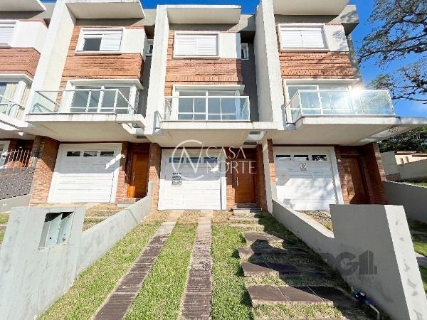 Sobrado à venda com 3 quartos, 100m², 3 suítes, 2 vagas, Avenida Altos do Santa Rita no bairro Hípica em Porto Alegre