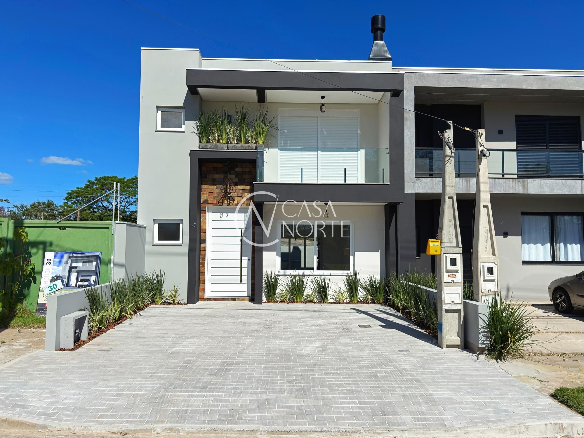 Casa de Condomínio à venda com 3 quartos, 145m², 1 suíte, 2 vagas, Juca Batista no bairro Hípica em Porto Alegre