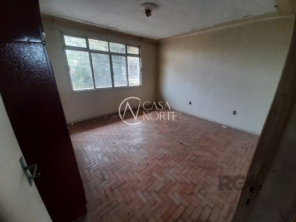 Casa à venda com 4 quartos, 200m², 1 suíte, 2 vagas, Rua Jaguari no bairro Cristal em Porto Alegre