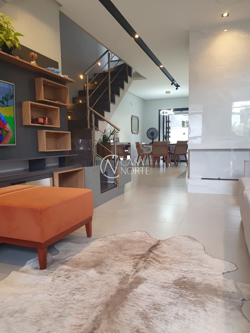 Casa à venda com 3 quartos, 127m², 2 suítes, 2 vagas, Rua Embira no bairro Hípica em Porto Alegre