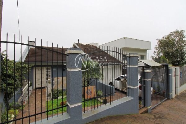 Casa à venda com 3 quartos, 300m², 1 suíte, 2 vagas, Rua Tenente-Coronel Mário Doernte no bairro Ipanema em Porto Alegre