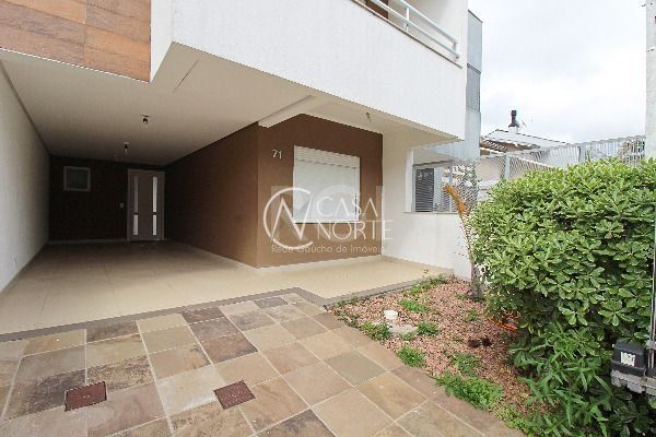 Casa à venda com 4 quartos, 150m², 2 suítes, 2 vagas, Rua Paulo Rogerio Amoretty Souza no bairro Aberta dos Morros em Porto Alegre