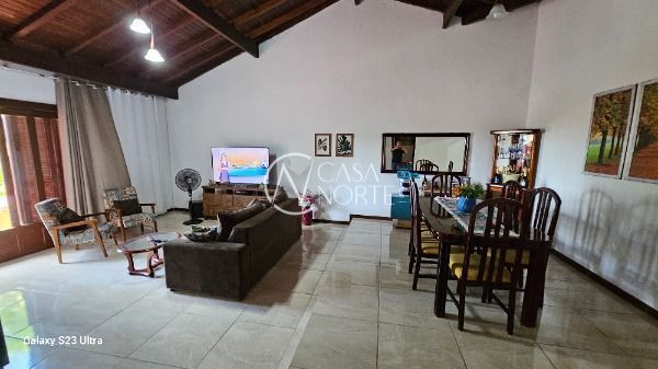 Casa à venda com 3 quartos, 200m², 1 suíte, 3 vagas, Rua Florêncio Farias no bairro Belém Novo em Porto Alegre