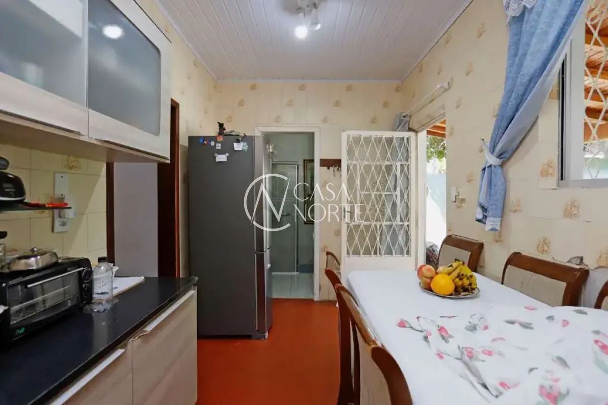 Casa à venda com 3 quartos, 200m², 1 vaga, Avenida Icaraí no bairro Cristal em Porto Alegre