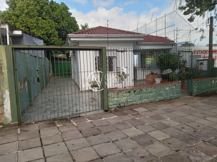 Casa à venda com 3 quartos, 200m², 1 vaga, Avenida Icaraí no bairro Cristal em Porto Alegre