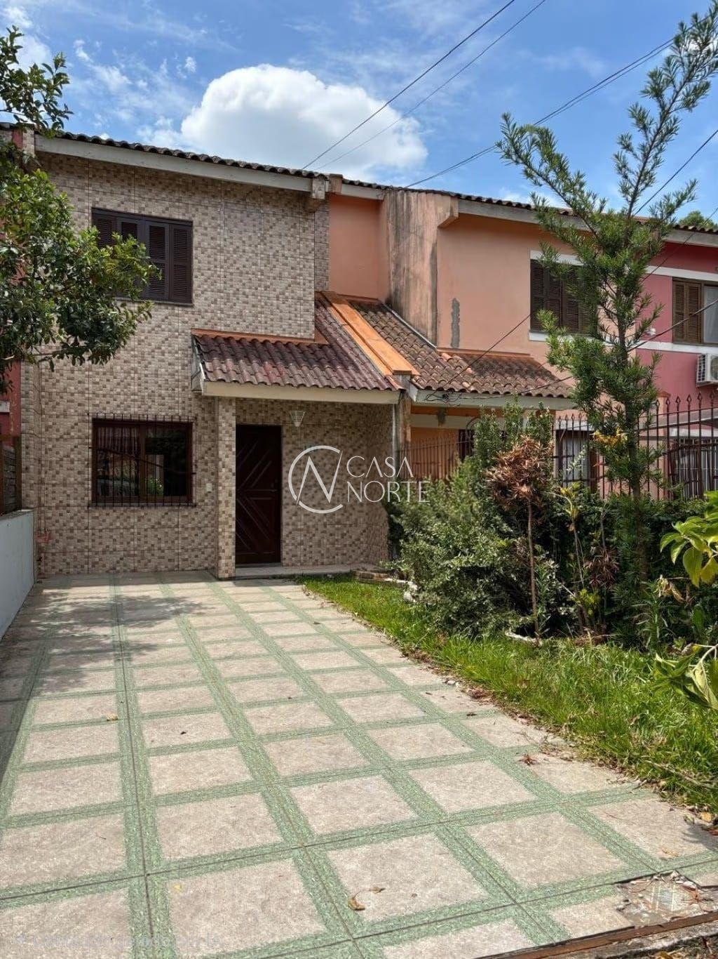Casa à venda com 2 quartos, 85m², 1 vaga, Rua Padre Valerio Alberton no bairro Hípica em Porto Alegre