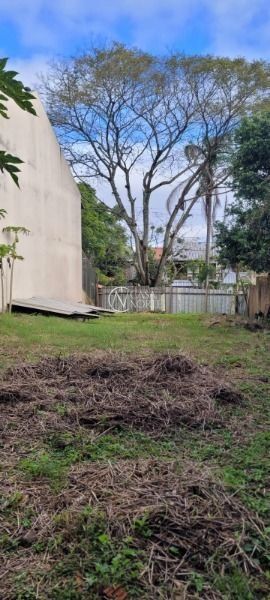 Terreno à venda  com 300m², Rua Armando Czamanski no bairro Ipanema em Porto Alegre