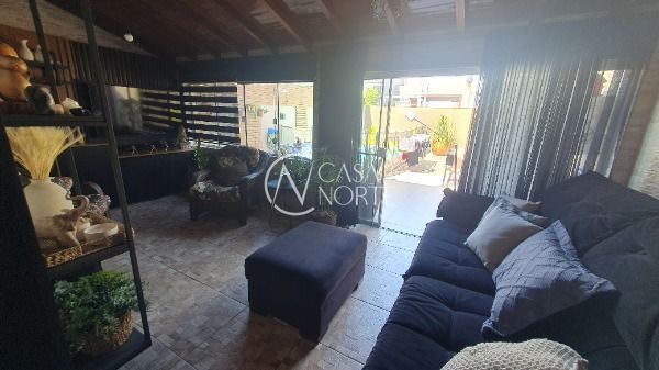 Sobrado à venda com 3 quartos, 118m², 1 suíte, 2 vagas, Rua Alexandre de Gusmao no bairro Aberta dos Morros em Porto Alegre