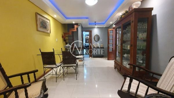 Casa à venda com 4 quartos, 150m², 1 suíte, 5 vagas, Rua João Palma da Silva no bairro Espírito Santo em Porto Alegre