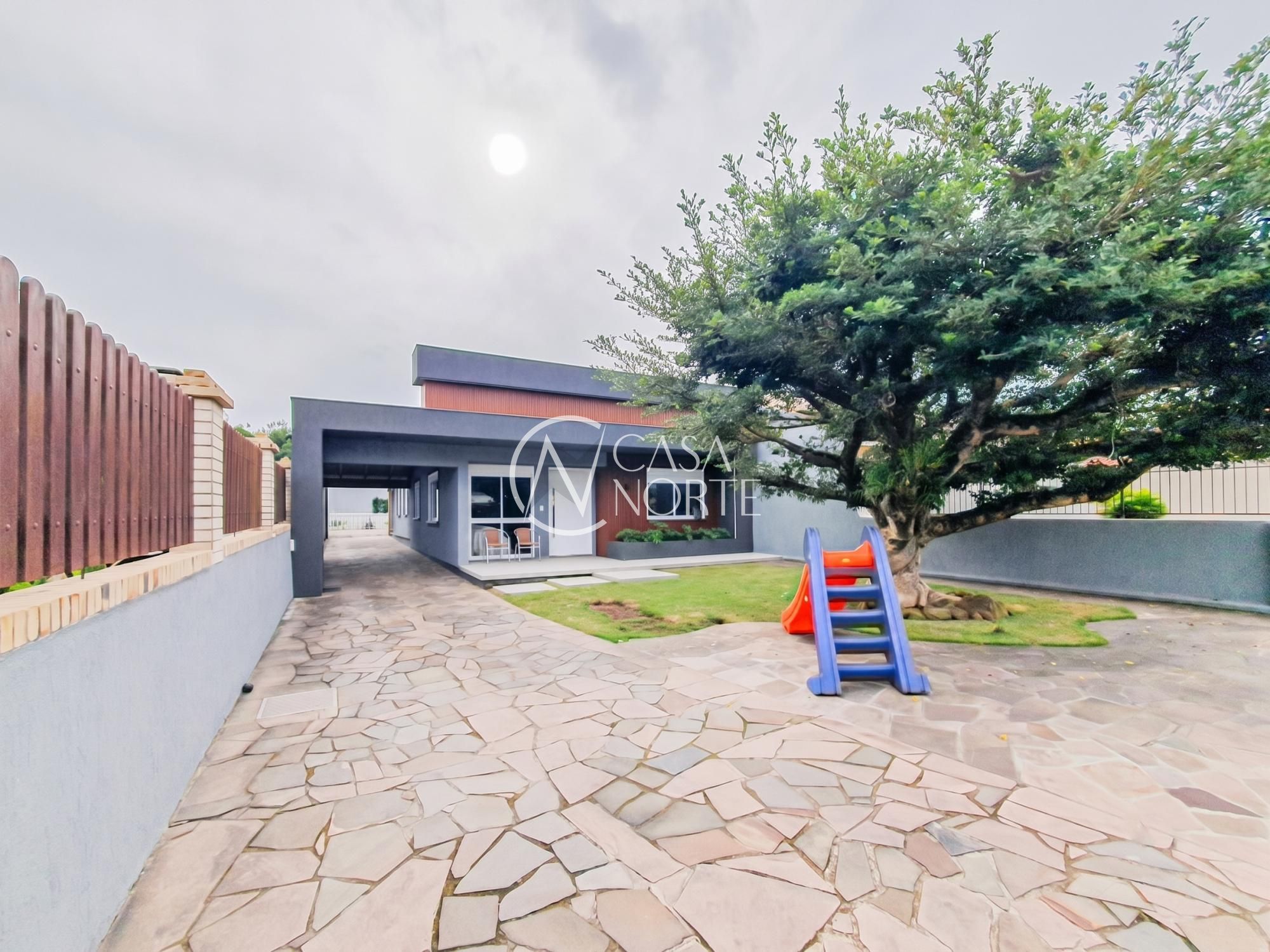 Casa à venda com 3 quartos, 178m², 1 suíte, 4 vagas, Avenida Inácio Antônio da Silva no bairro Belém Novo em Porto Alegre