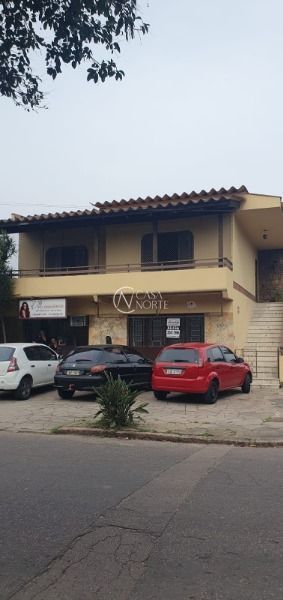 Casa à venda com 3 quartos, 300m², 1 suíte, 4 vagas, Estrada Vila Maria no bairro Cavalhada em Porto Alegre