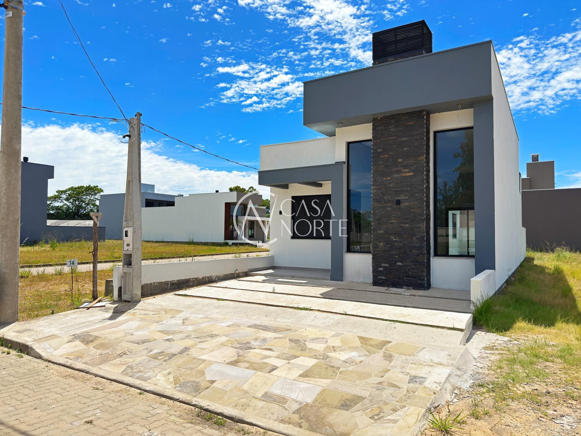 Casa de Condomínio à venda com 3 quartos, 92m², 1 suíte, 2 vagas, Avenida Juca Batista no bairro Hípica em Porto Alegre
