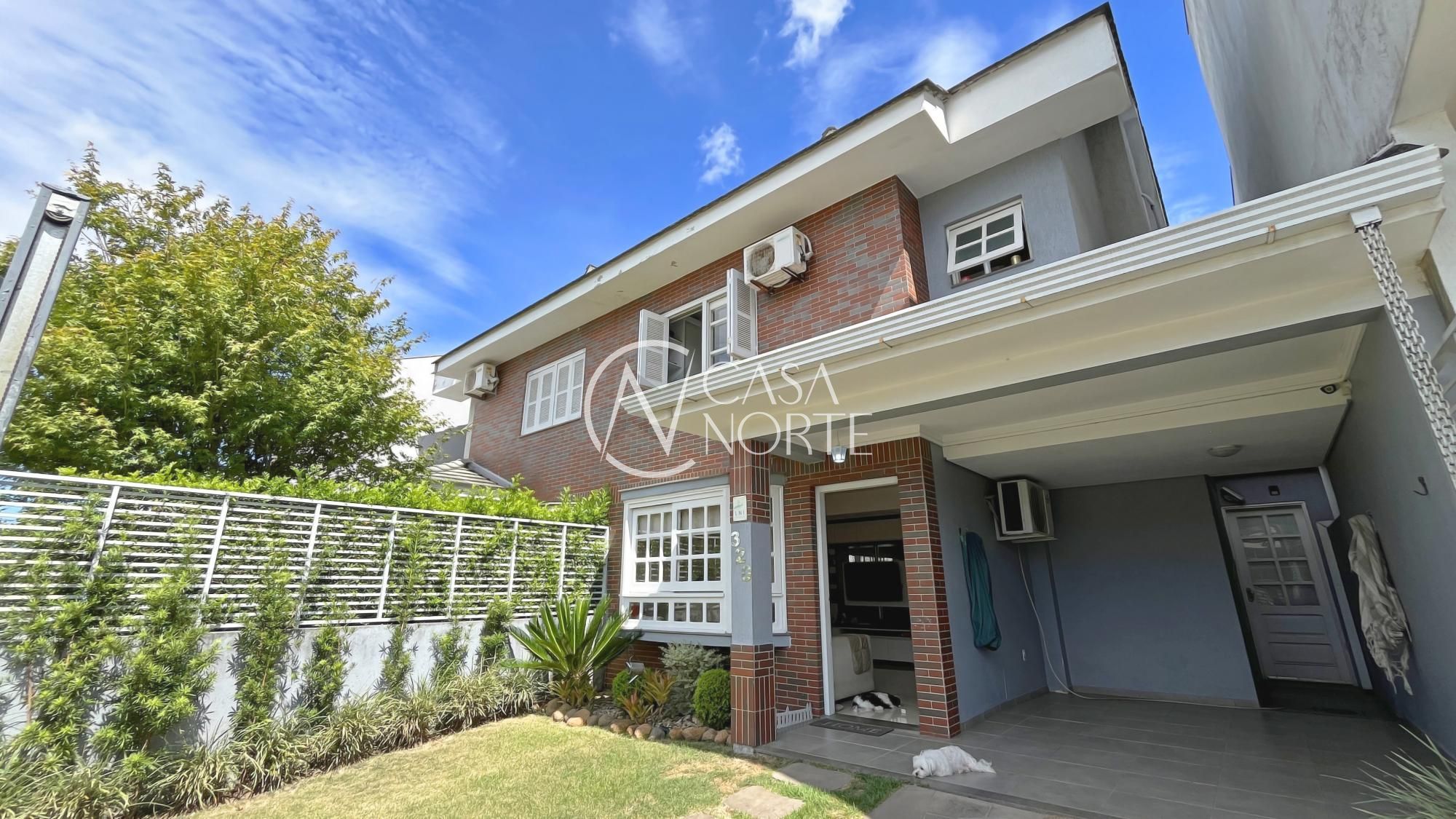 Casa à venda com 3 quartos, 133m², 1 suíte, 2 vagas, Rua Ivo Walter Kern no bairro Hípica em Porto Alegre