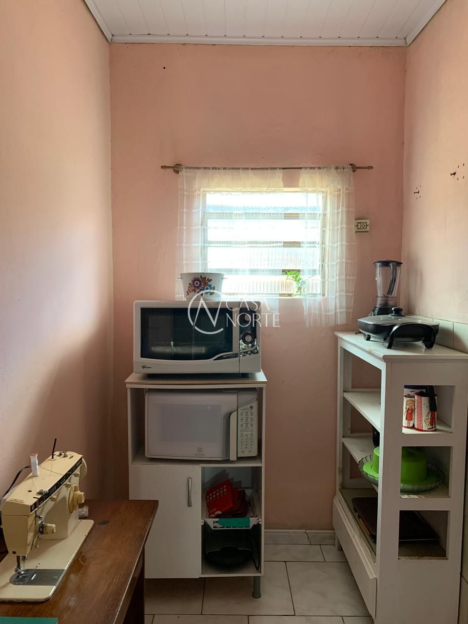 Casa à venda com 3 quartos, 100m², 3 vagas, Rua Ipê-Rosa no bairro Restinga em Porto Alegre