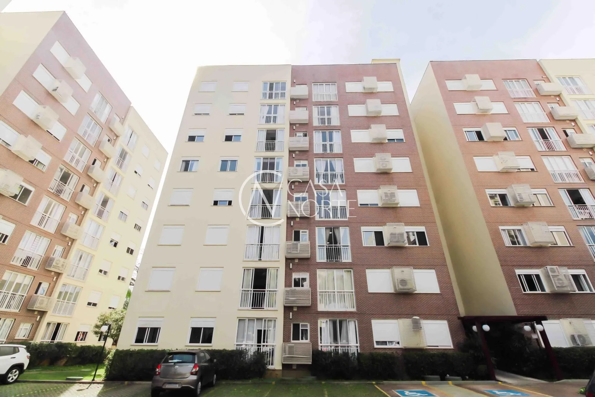 Apartamento à venda com 2 quartos, 57m², 1 suíte, 1 vaga, Rua Walton Pontes Carpes no bairro Vila Nova em Porto Alegre