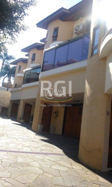 Casa de Condomínio à venda com 3 quartos, 240m², 1 suíte, 2 vagas, João Mendes Ouriques no bairro Jardim Isabel em Porto Alegre