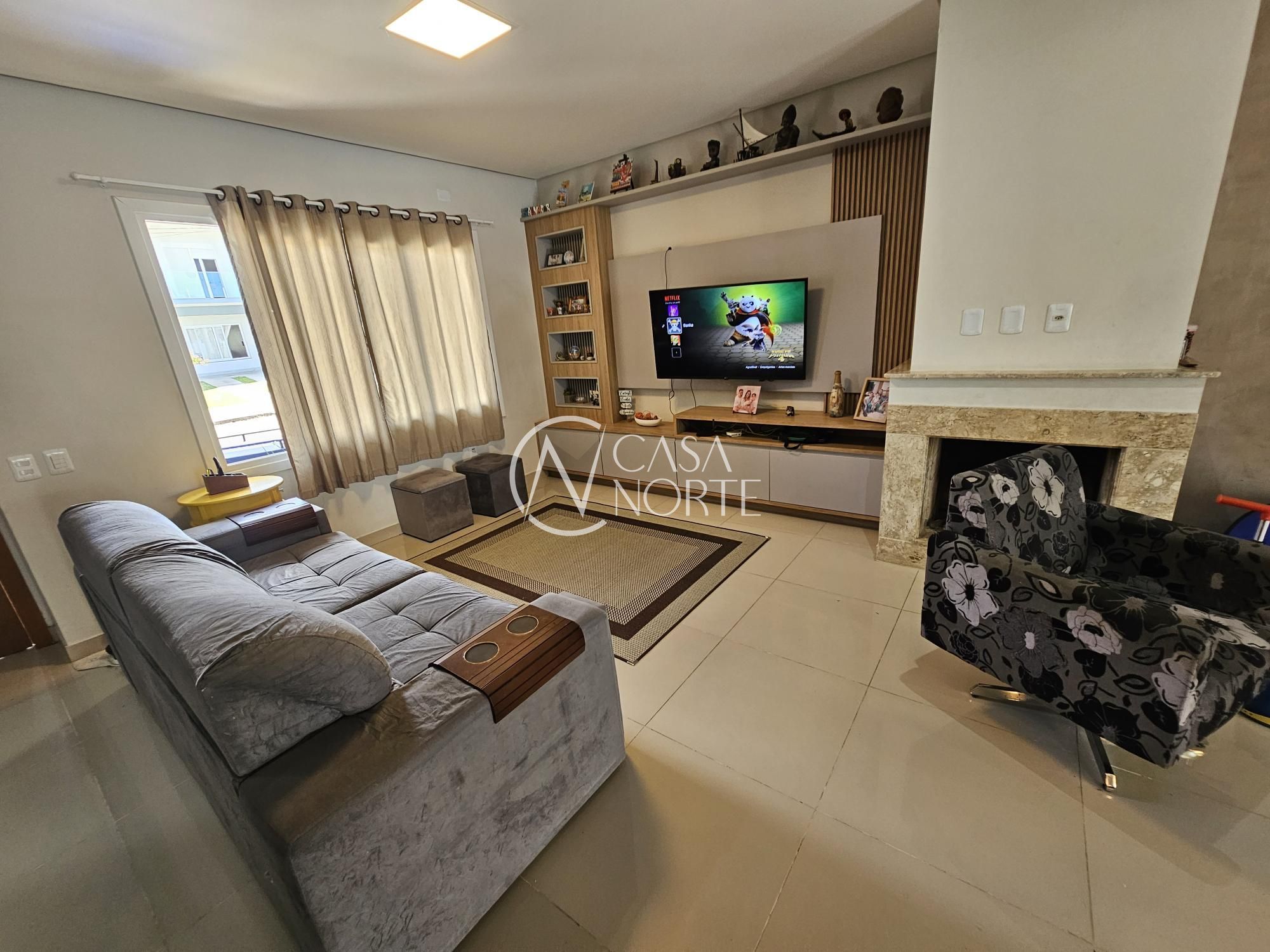 Casa à venda com 3 quartos, 141m², 3 suítes, 3 vagas, Rua Sete Mil Duzentos e Dois no bairro Hípica em Porto Alegre