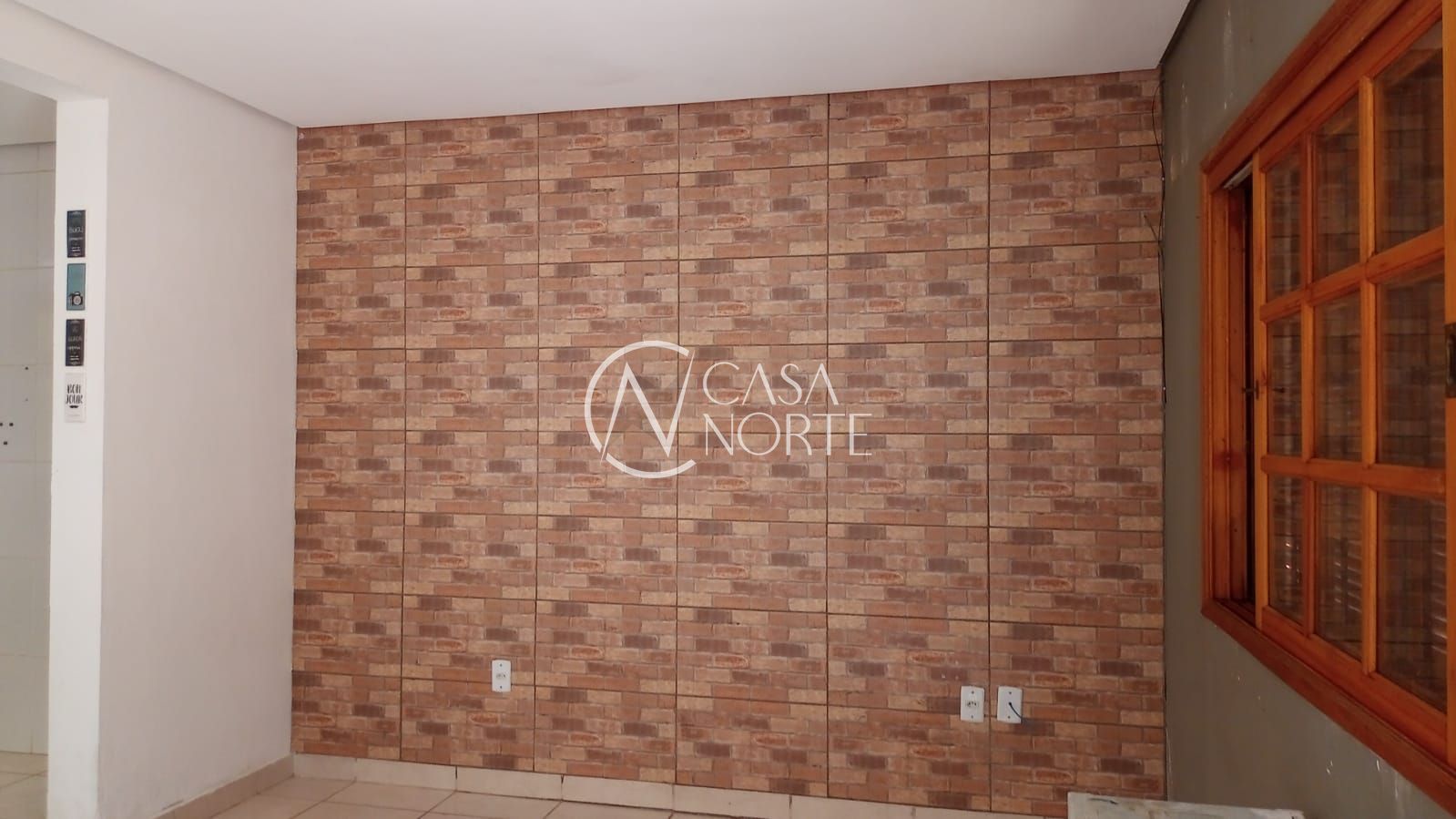 Casa à venda com 2 quartos, 69m², 1 vaga, Rua Sylvio Mottola no bairro Hípica em Porto Alegre