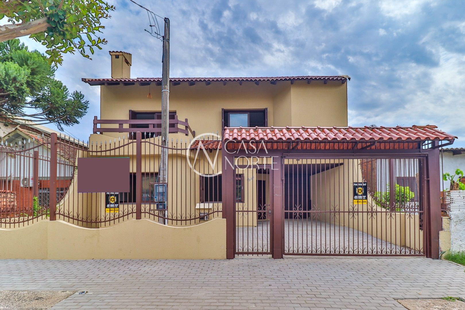 Casa à venda com 4 quartos, 300m², 1 suíte, 10 vagas, Rua Doutor Barcelos no bairro Tristeza em Porto Alegre