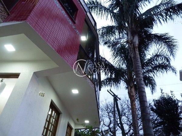 Casa à venda com 3 quartos, 525m², 3 suítes, 4 vagas, Avenida Luiz Moschetti no bairro Vila João Pessoa em Porto Alegre