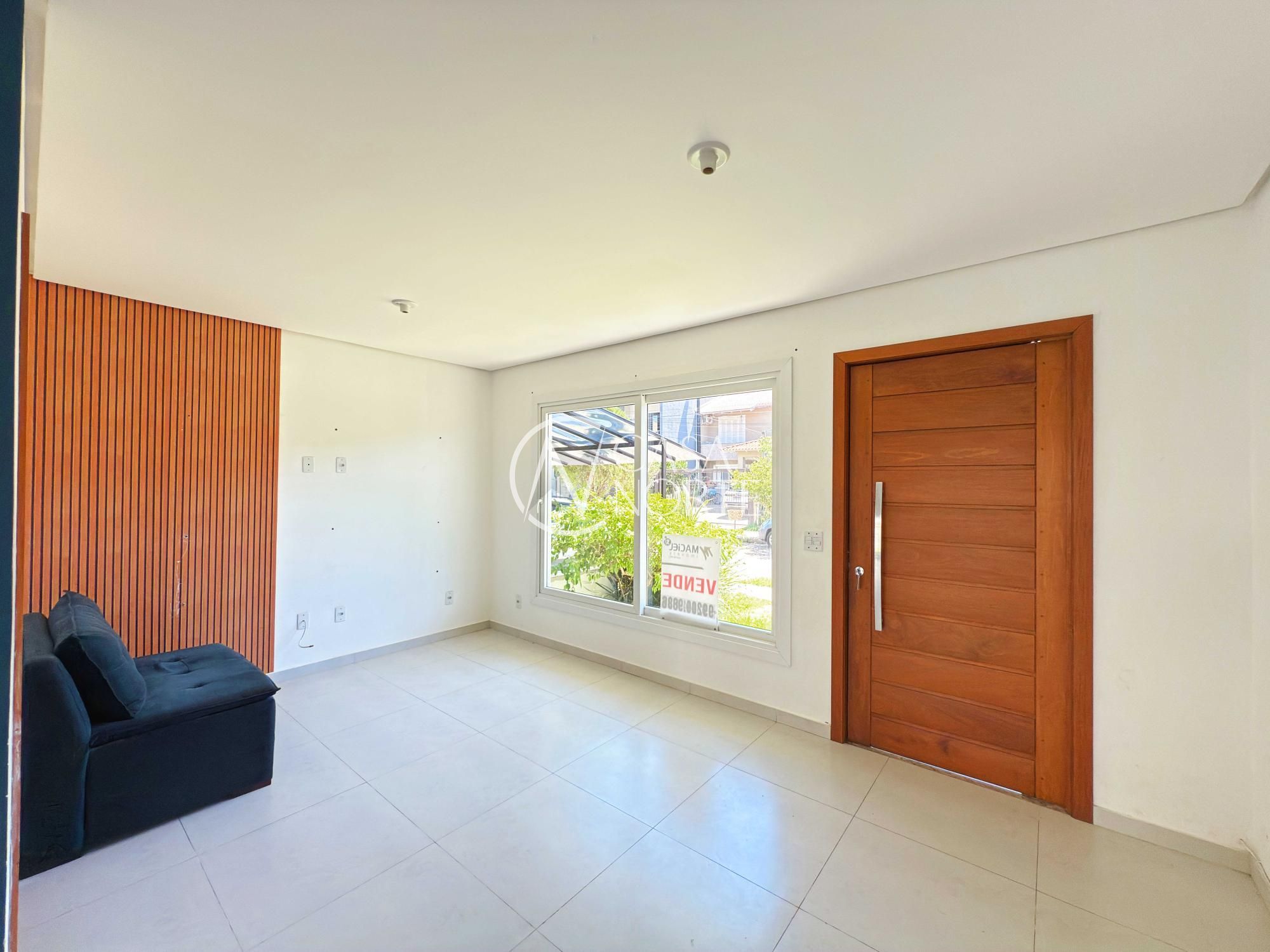 Casa à venda com 3 quartos, 121m², 1 suíte, 2 vagas, Rua Pau-Brasil no bairro Hípica em Porto Alegre