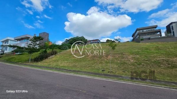 Terreno à venda  com 611m², Estrada das Três Meninas no bairro Vila Nova em Porto Alegre