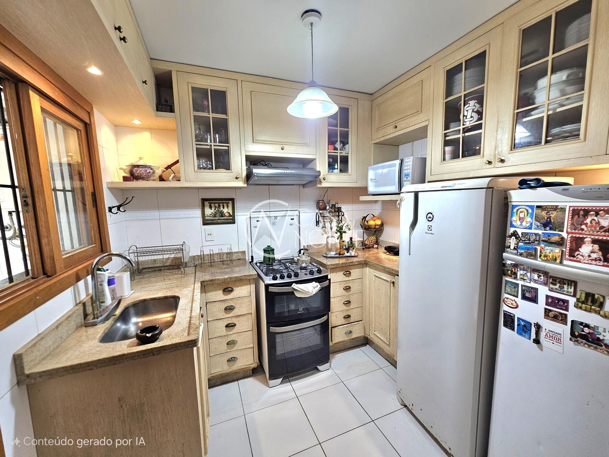 Casa de Condomínio à venda com 3 quartos, 175m², 1 suíte, 2 vagas, Rua João Mendes Ouriques no bairro Jardim Isabel em Porto Alegre