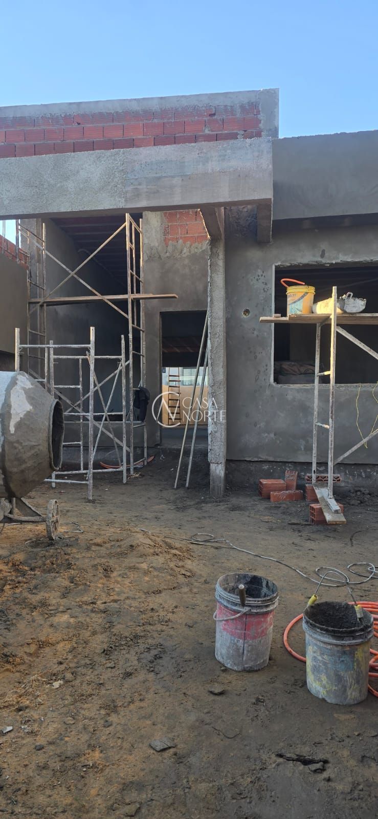 Casa à venda com 3 quartos, 93m², 1 suíte, 2 vagas, Avenida Juca Batista no bairro Hípica em Porto Alegre