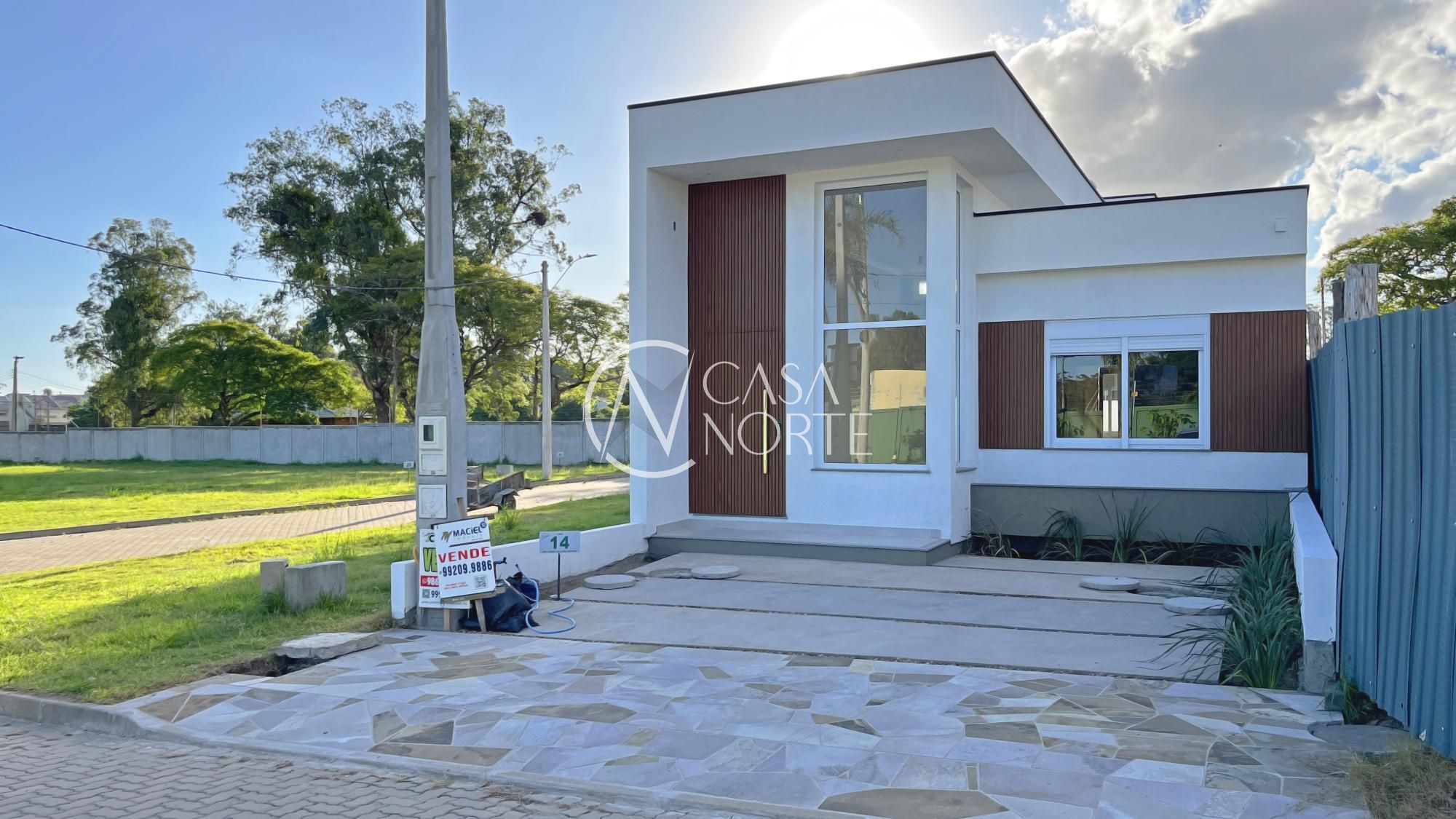 Casa de Condomínio à venda com 3 quartos, 96m², 1 suíte, 2 vagas, Avenida Juca Batista no bairro Hípica em Porto Alegre