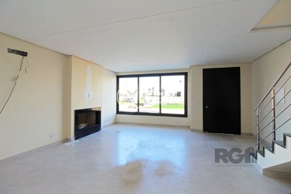 Casa à venda com 3 quartos, 147m², 1 suíte, 2 vagas, Rua Jean Vardaramatos no bairro Hípica em Porto Alegre