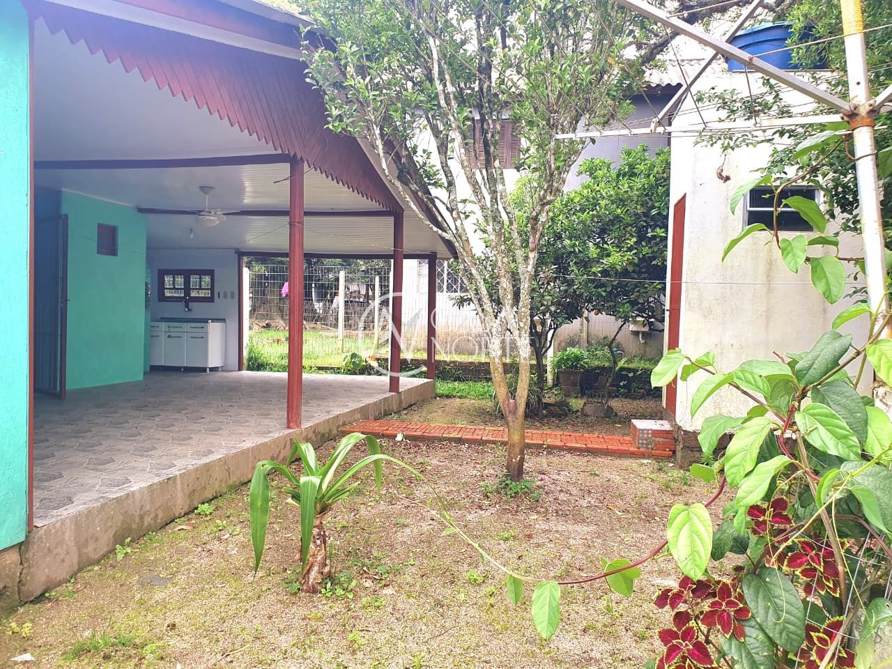 Casa à venda com 3 quartos, 460m², 3 vagas, Rua Marino Barcelos no bairro Lami em Porto Alegre