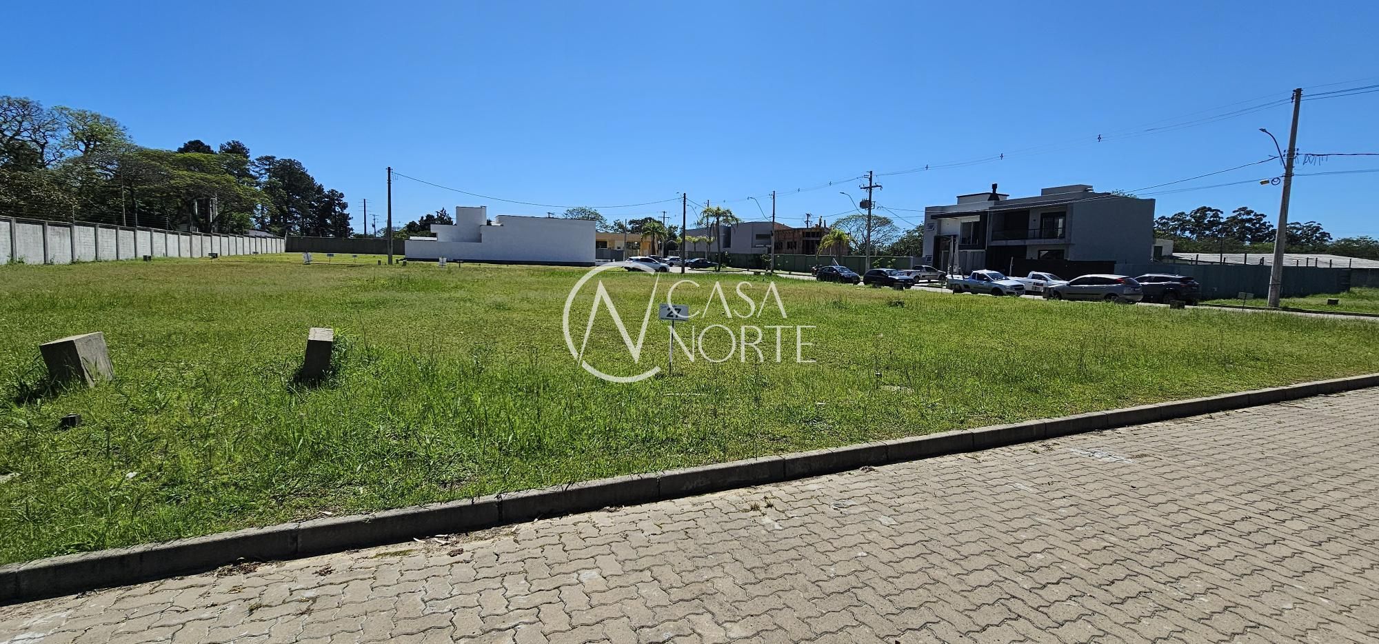Terreno à venda  com 157m², Avenida Juca Batista no bairro Hípica em Porto Alegre