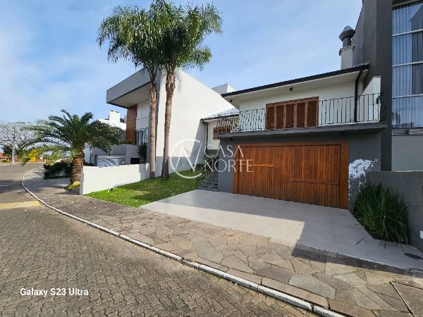 Casa de Condomínio à venda com 3 quartos, 188m², 1 suíte, 2 vagas, Rua Francisco Solano Borges no bairro Hípica em Porto Alegre