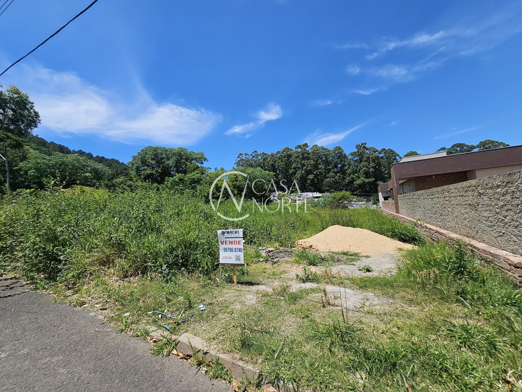 Terreno à venda  com 413m², Rua Sargento Bruno Feldmann no bairro Guarujá em Porto Alegre