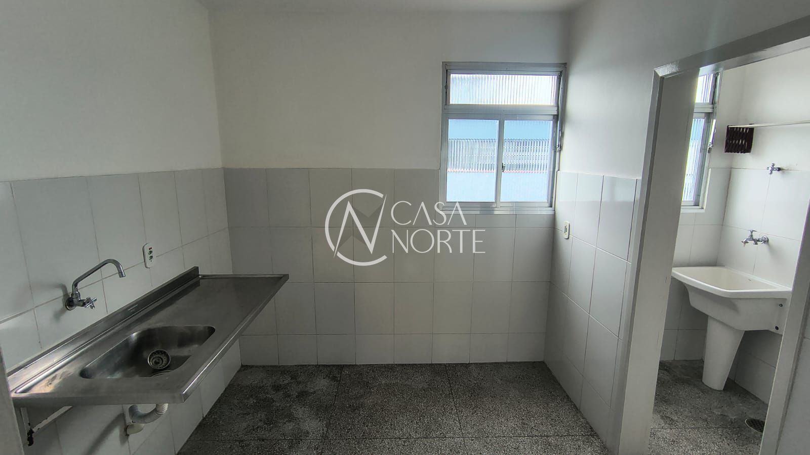 Apartamento à venda com 2 quartos, 48m², 1 vaga, Travessa Escobar no bairro Camaquã em Porto Alegre
