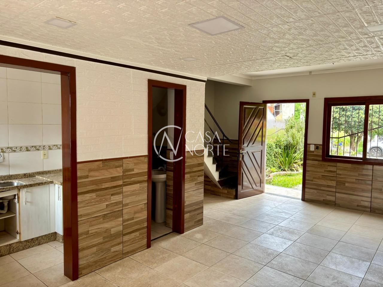 Casa à venda com 2 quartos, 85m², 1 vaga, Rua Padre Valerio Alberton no bairro Hípica em Porto Alegre