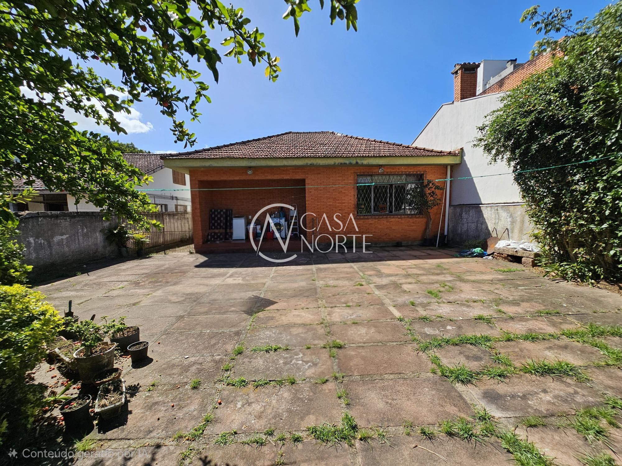 Casa à venda com 3 quartos, 265m², 2 vagas, Rua Doutor Armando Barbedo no bairro Tristeza em Porto Alegre