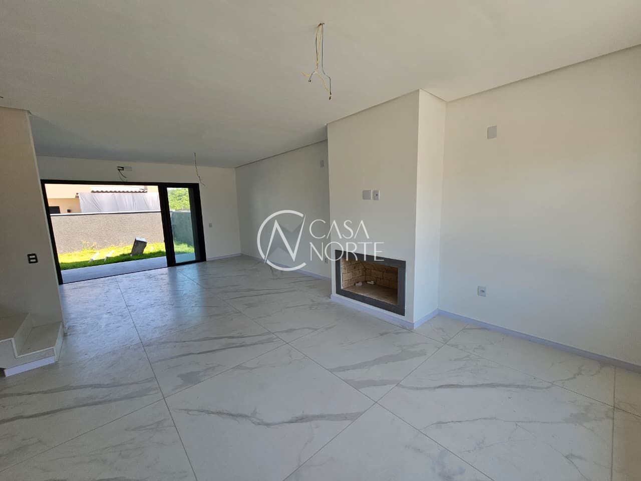 Casa de Condomínio à venda com 3 quartos, 149m², 3 suítes, 2 vagas, Avenida Juca Batista no bairro Hípica em Porto Alegre