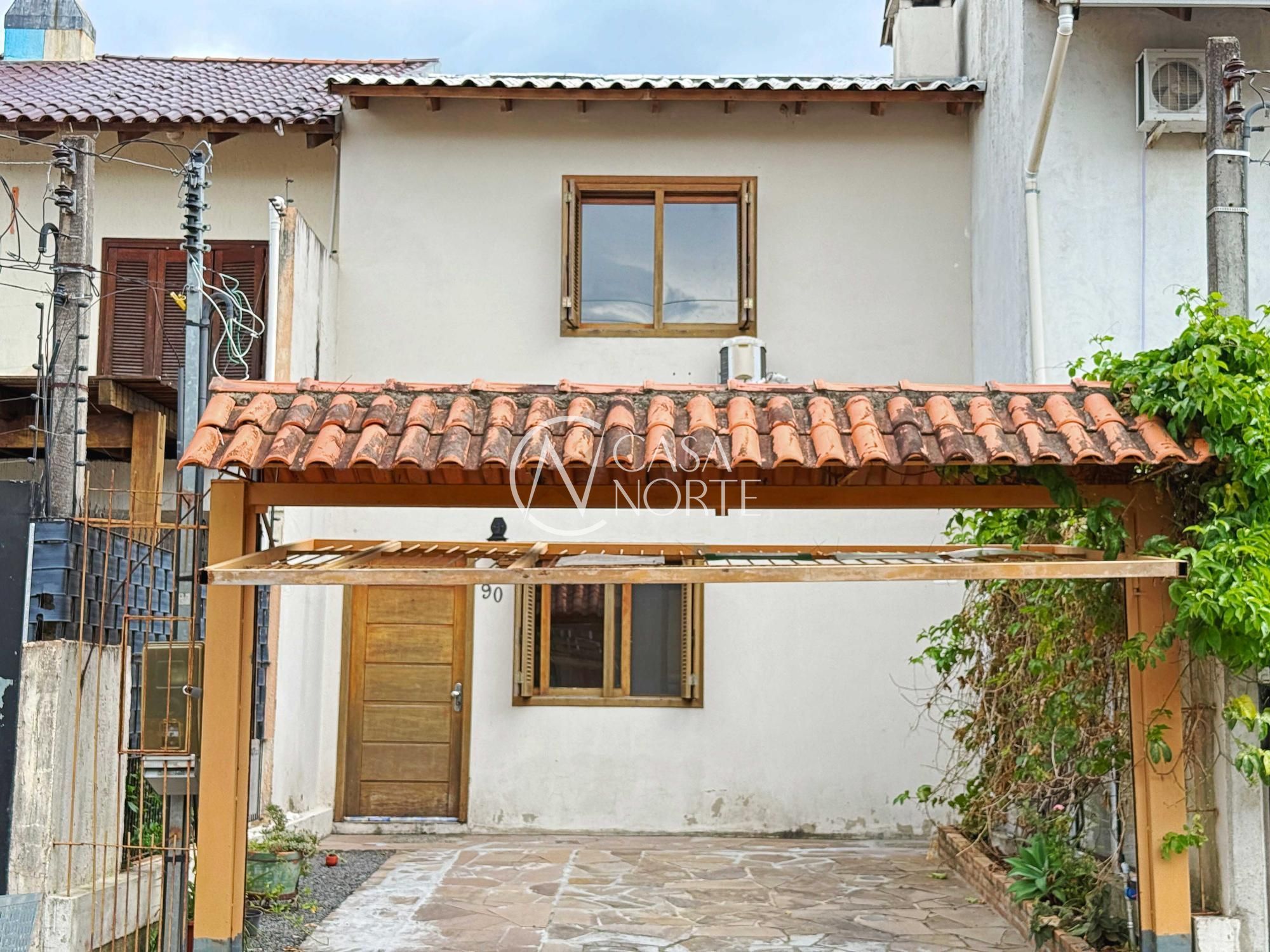 Sobrado à venda com 2 quartos, 70m², 1 vaga, Rua Isidoro Bettio no bairro Aberta dos Morros em Porto Alegre