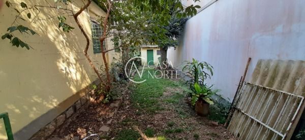 Terreno à venda  com 330m², Travessa Itaperuna no bairro Tristeza em Porto Alegre
