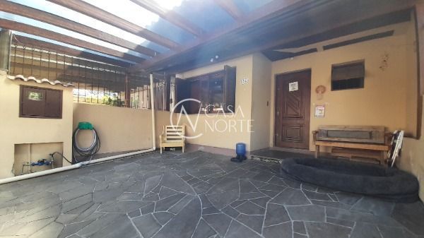 Casa à venda com 3 quartos, 133m², 2 vagas, Rua Michael Motta Seelig no bairro Hípica em Porto Alegre