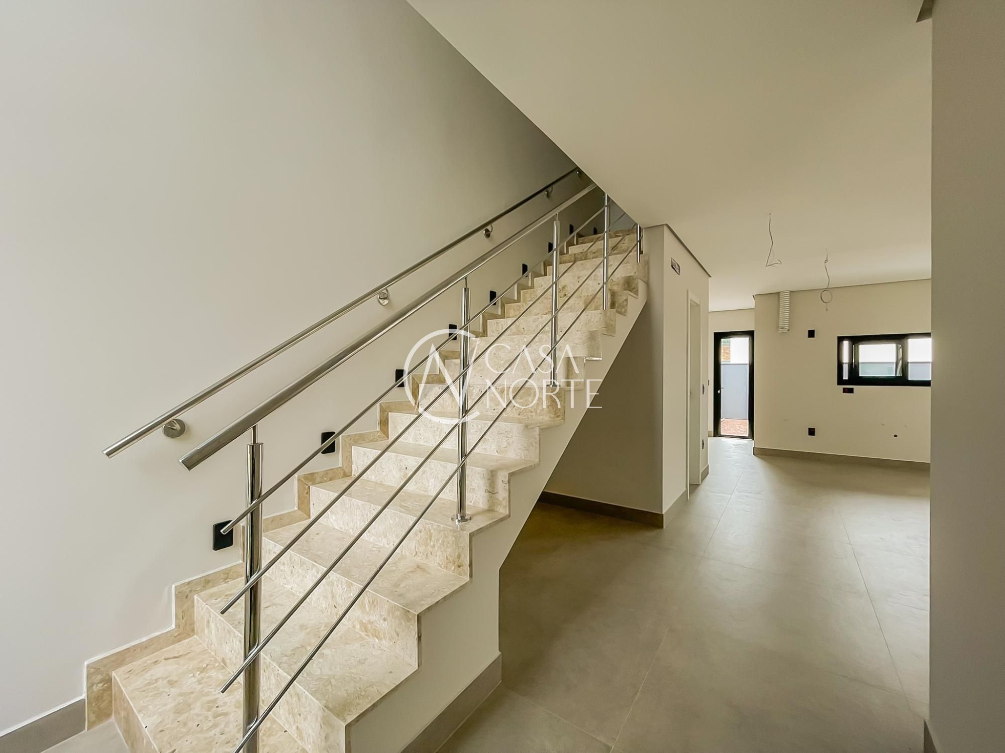 Casa de Condomínio à venda com 3 quartos, 140m², 1 suíte, 2 vagas, Avenida Juca Batista no bairro Hípica em Porto Alegre