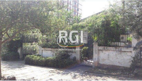 Terreno à venda  com 242m², Rua José Gomes no bairro Tristeza em Porto Alegre
