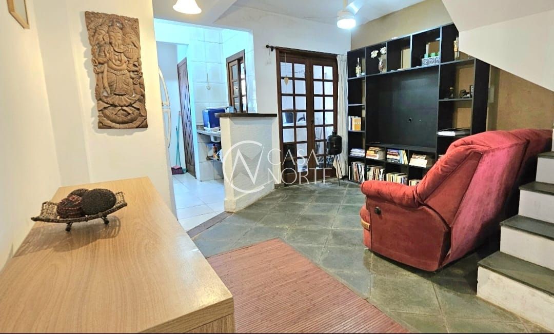 Casa à venda com 2 quartos, 77m², 2 vagas, Rua Maria Lourdes Willms no bairro Hípica em Porto Alegre