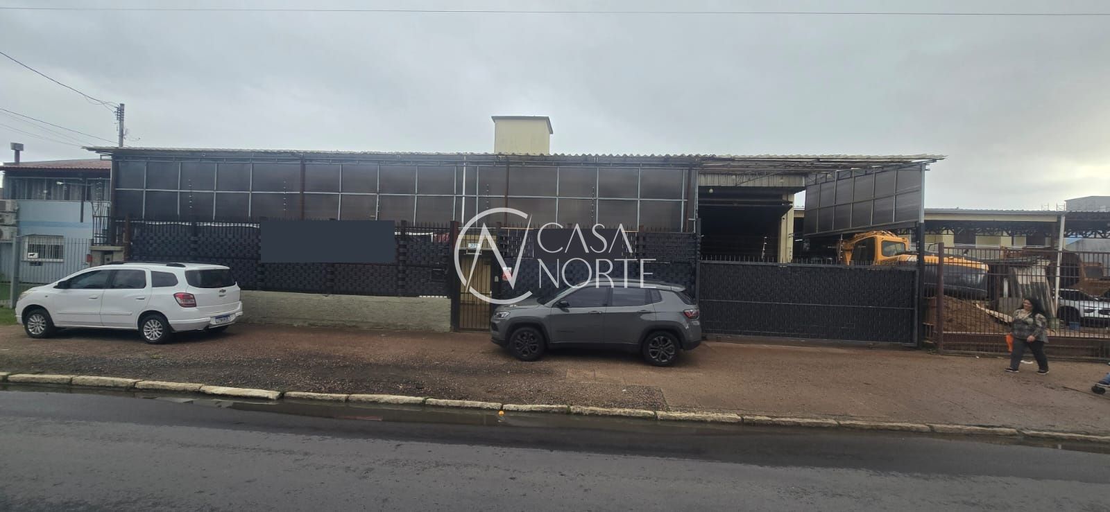 Pavilhão à venda , 642m², 10 vagas, Avenida Orleaes no bairro Guarujá em Porto Alegre
