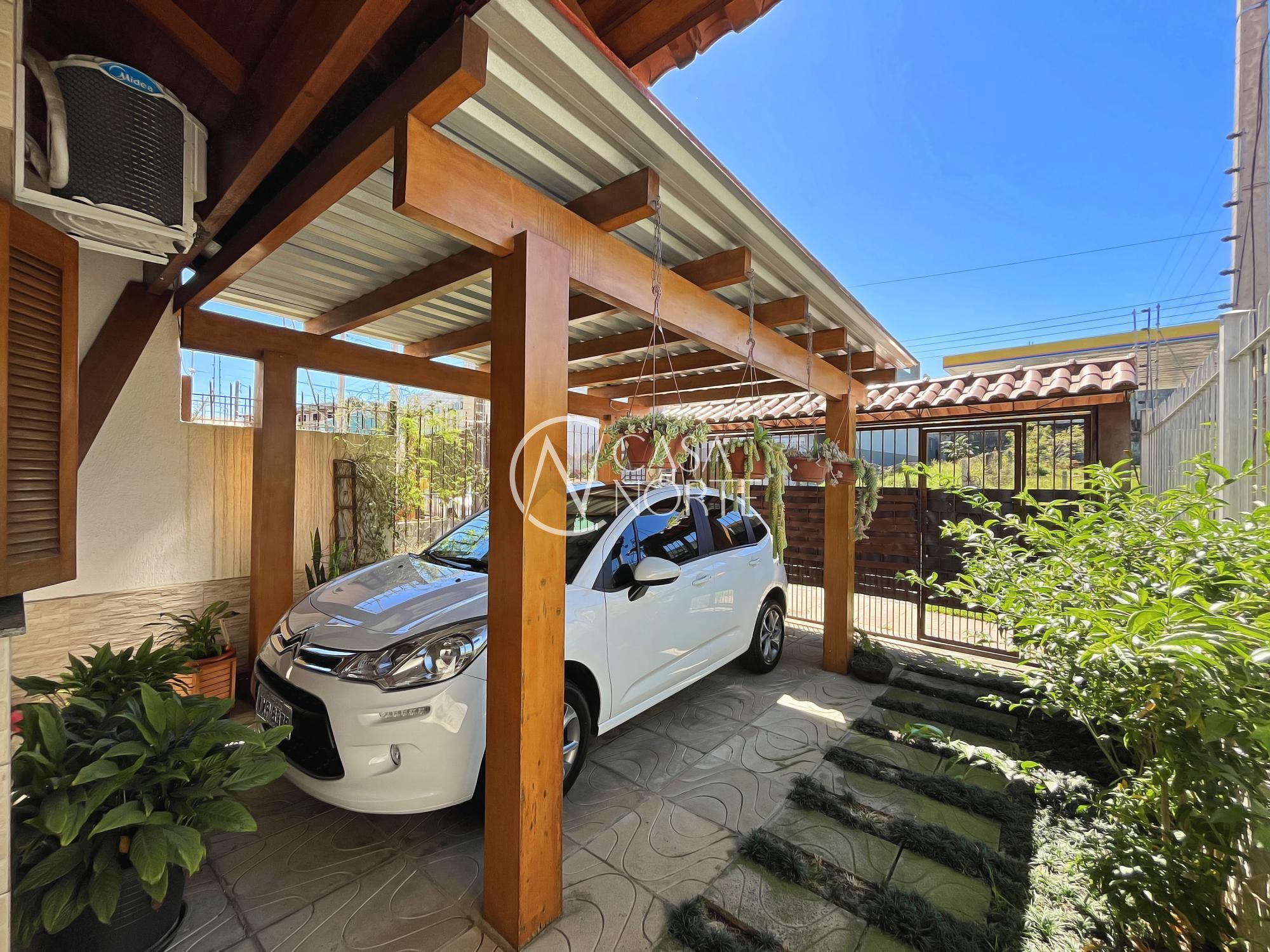 Casa à venda com 3 quartos, 109m², 2 suítes, 1 vaga, Rua Luzinete Alves Aragon no bairro Hípica em Porto Alegre