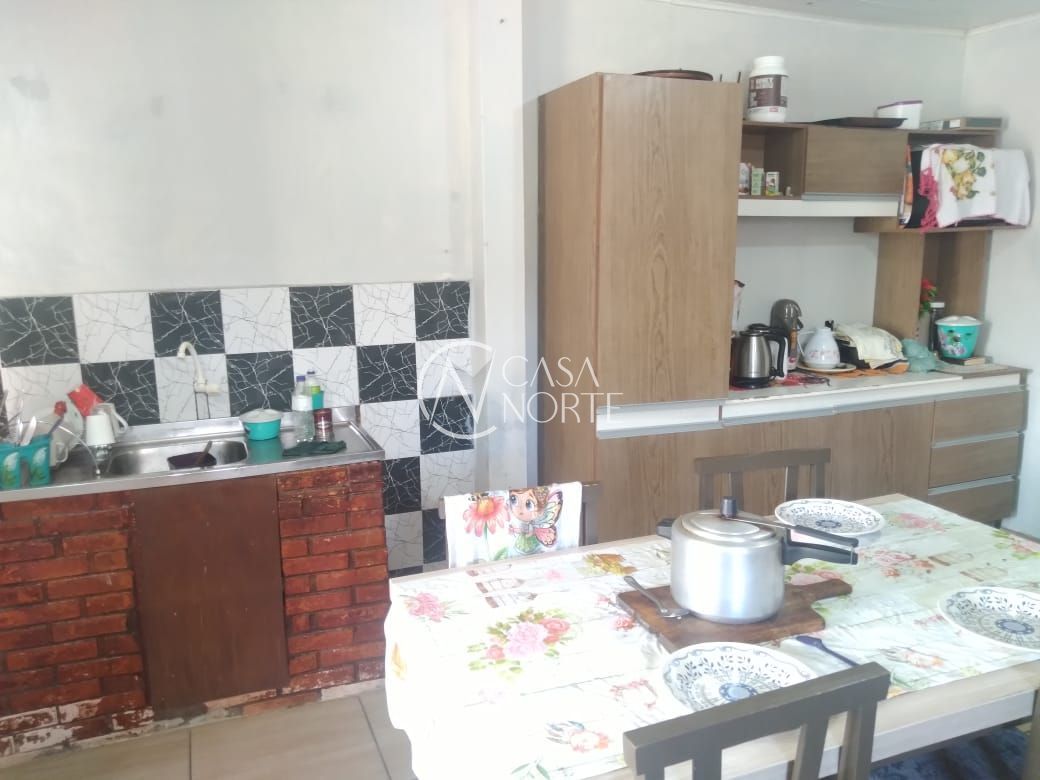 Casa à venda com 3 quartos, 75m², 5 vagas, Rua David Cherman no bairro Restinga em Porto Alegre