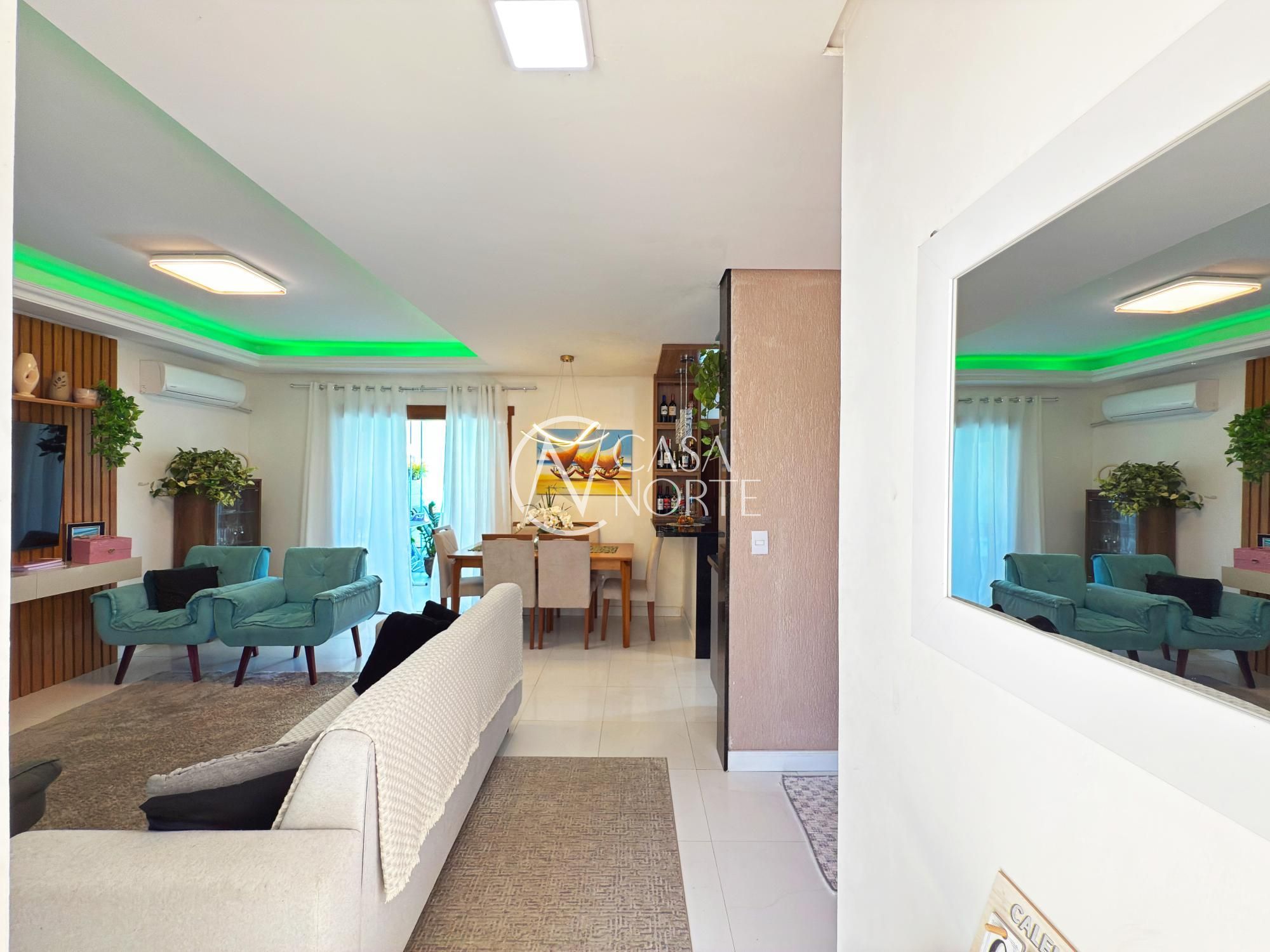 Casa à venda com 3 quartos, 128m², 1 suíte, 4 vagas, Carlos Maximiliano Fayet no bairro Aberta dos Morros em Porto Alegre