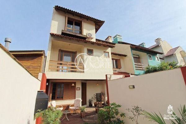 Casa à venda com 4 quartos, 178m², 2 suítes, 2 vagas, Rua Kyve T. Knijnik no bairro Espírito Santo em Porto Alegre