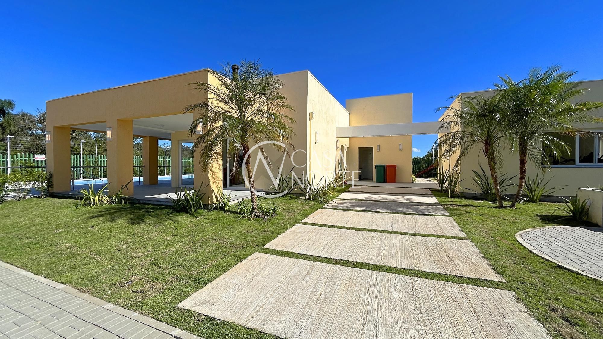 Terreno à venda  com 147m², Avenida Juca Batista no bairro Hípica em Porto Alegre